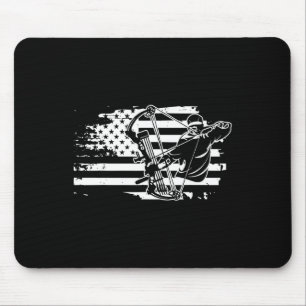 Compound Bow Hunting Gear Retro American Flag Mens Mouse Pad