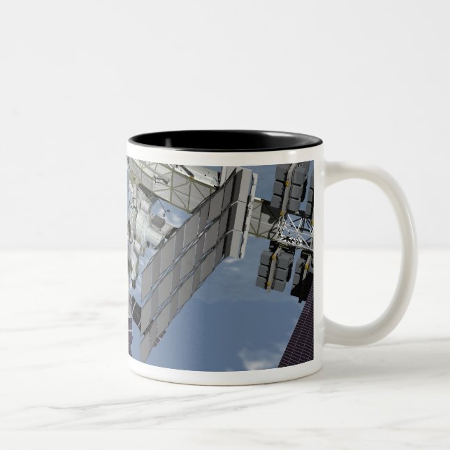 Computer generated view 6 Two-Tone coffee mug (Right)
