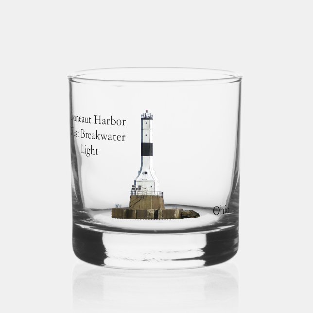 Conneaut Harbour West Breakwater Light glass (Front)