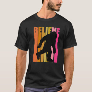 Cool Bigfoot Yeti Vintage Distressed Fun Birthday T-Shirt