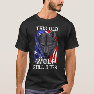 Cool Black Wolf American Flag This Old Wolf Still T-Shirt