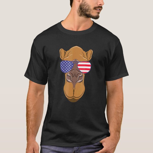 Cool Camel Wearing Usa Flag Sunglasses Us America T-Shirt (Front)