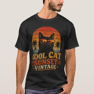 Cool Cat Sunset Vintage Retro Cat Design T-Shirt