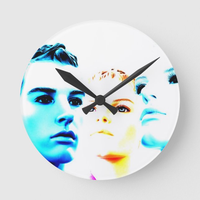 Cool faces (three) friends, minimalist design round clock (Front)
