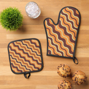 Cool Fall Seasonal wavy line kitchen Oven Mitt & Pot Holder Set