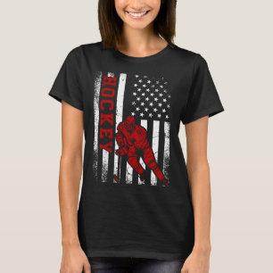 Cool Ice Hockey Player Distressed USA American Fla T-Shirt