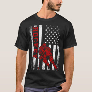 Cool Ice Hockey Player Distressed USA American Fla T-Shirt