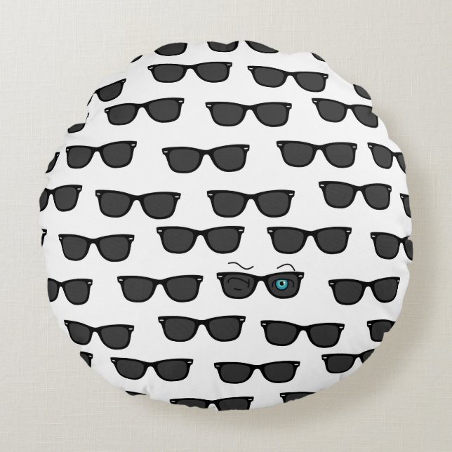 Cool iconic winkS Black Sunglasses Pattern Round Cushion (Front)