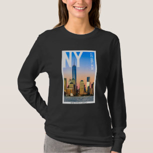Cool New York City Skyline Walking In New York Cit T-Shirt