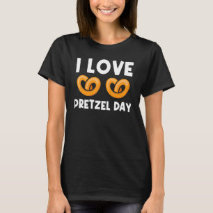 Cool Pretzel Art For Men Women Baked Knot Bread Pa T-Shirt