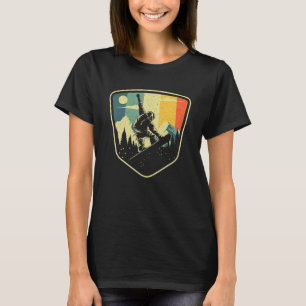 Cool Snowboarding Design For Men Women Vintage Sno T-Shirt