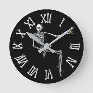 Cool Vintage Skeleton with Hourglass Halloween Round Clock