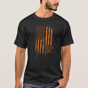 Cool Vintage Usa Flag Trick Or Treat Bat Halloween T-Shirt
