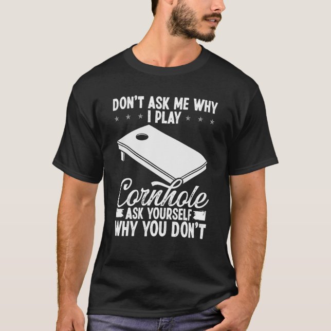 Cornhole Player Tosser Throwing Cornhole Team T-Shirt (Front)