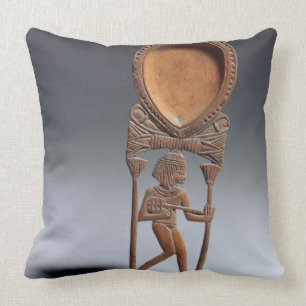Cosmetic spoon with a figure of a lutenist, New Ki Cushion