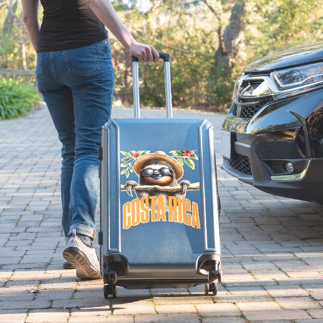 Costa Rica cool sloth Classic T-Shirt (Suitcase Insitu)