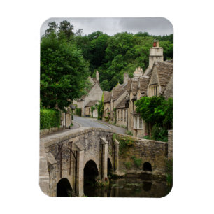 Costwolds town Castle Combe vertical magnet