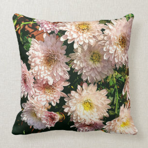 Cosy and Bright Pillow with Pink Chrysanthemum