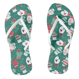 Cosy Winter Christmas Mittens Pattern in Green Thongs