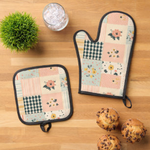 Cottagecore Coral Pastel Floral Patchwork Quilt Oven Mitt & Pot Holder Set
