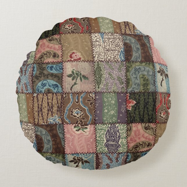 Country patchwork quilt, 3D texture. Round Cushion (Front)