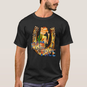 Cowgirl Horseshoe Roam Free Wild Soul Western Dese T-Shirt
