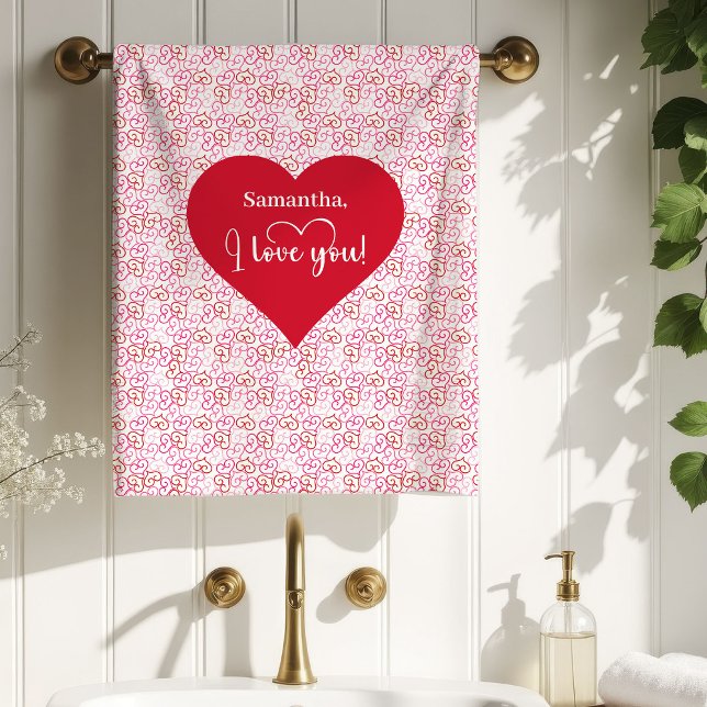 Cozy Love Hearts Valentine Gift Bath Towel (Cozy Love Hearts Valentine Gift Bath Towel)