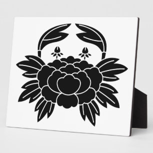 Crab-shaped peony plaque