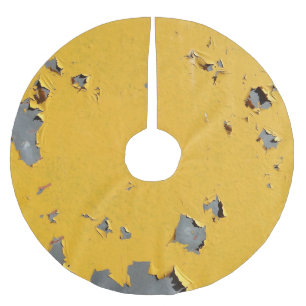 Cracked yellow metal: dirty texture. brushed polyester tree skirt