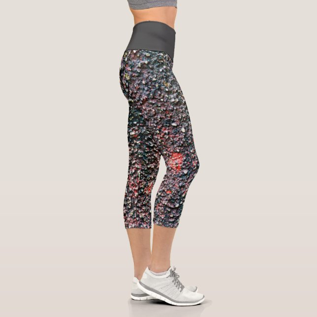 cranberry stir capri leggings (Right)