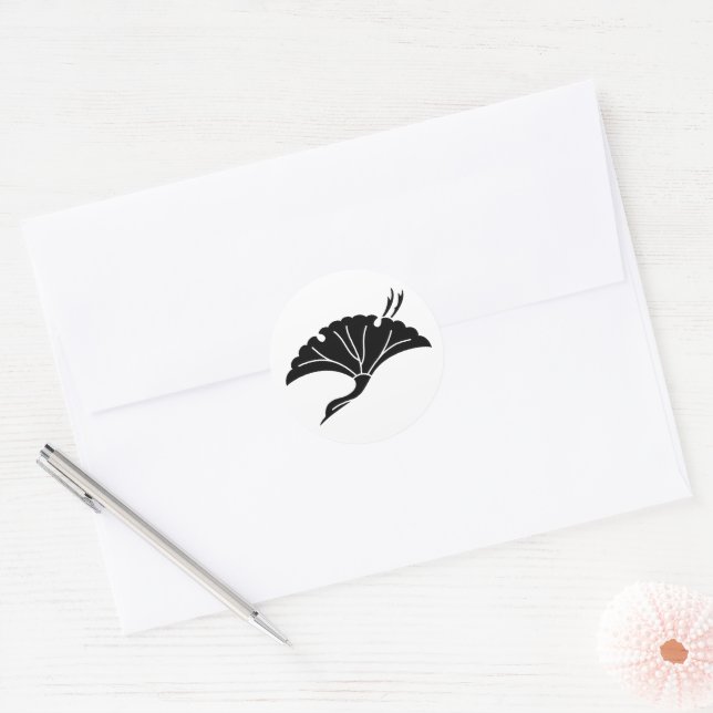 Crane-shaped ginkgo leaf classic round sticker (Envelope)