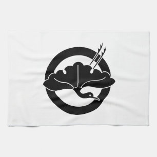 Crane-shaped ginkgo leaf on a circle tea towel