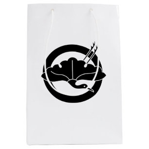 Crane-shaped ginkgo leaf on circle medium gift bag