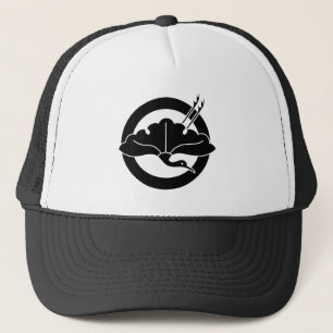 Crane-shaped ginkgo leaf on circle trucker hat