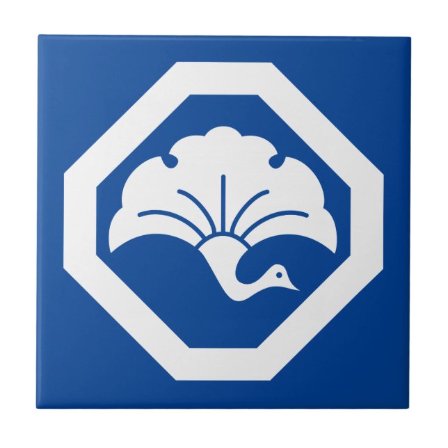 Crane-shaped ginkgo leaf on tray ceramic tile (Front)