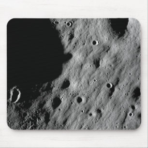 Cratered regions mouse pad