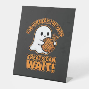 Crochet Ghost Yarn Halloween Design Pedestal Sign