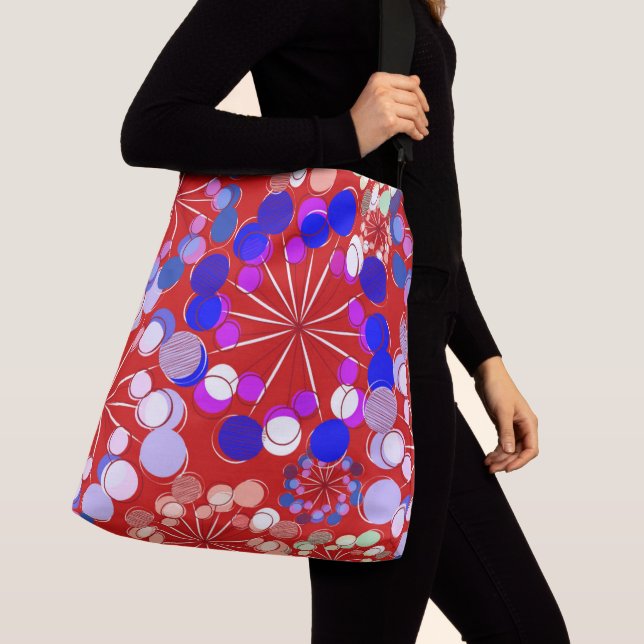 - Cross Body Bag, Medium Crossbody Bag (Close Up)