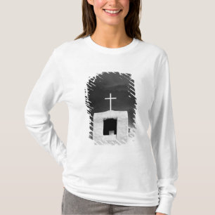 Cross on oldest church, San Miguel, Santa Fe, T-Shirt