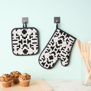 Crossword Puzzle Design Oven Mitt & Pot Holder Set