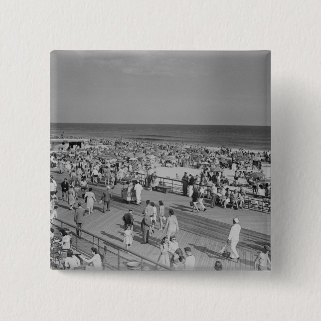 Crowd on Beach 15 Cm Square Badge (Front)