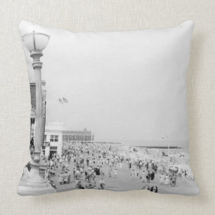 Crowds 2 cushion