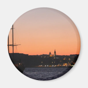 Cruising Magnet