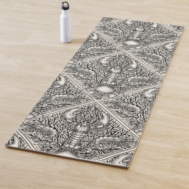 Crustacean in black and natural white yoga mat (In Situ)