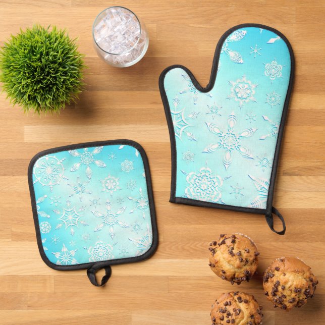 Crystal Snowflakes Pattern Oven Mitt & Pot Holder Set (Top Down)