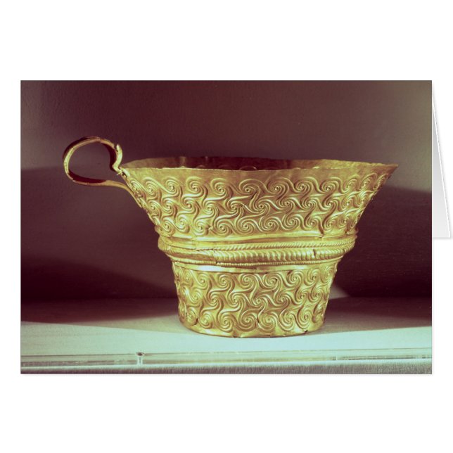 Cup found in a tholos tomb at Peristeria (Front Horizontal)