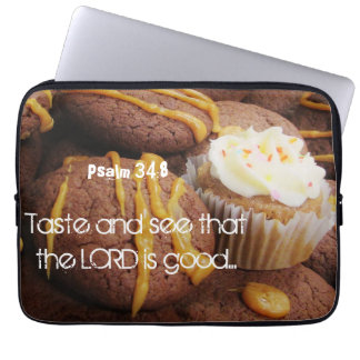 Cupcake and cookies laptop sleeve