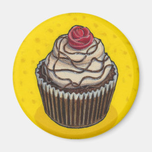 Cupcake on yellow magnet