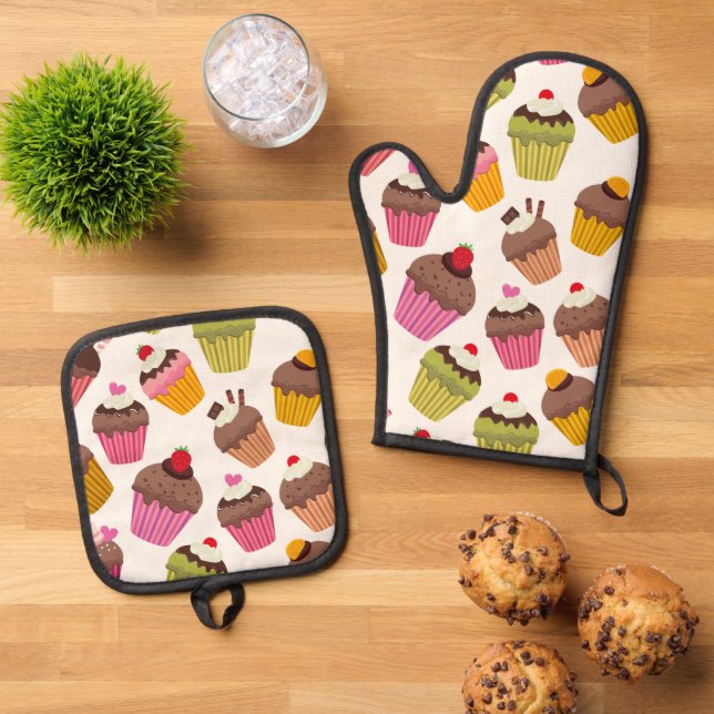 Cupcake Pattern, Muffin Pattern, Chocolate, Hearts Oven Mitt & Pot Holder Set (Top Down)