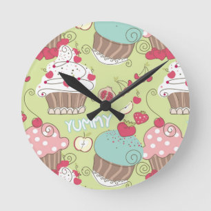 Cupcake pattern round clock